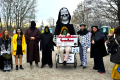 Fusstruppe-mit-Giant